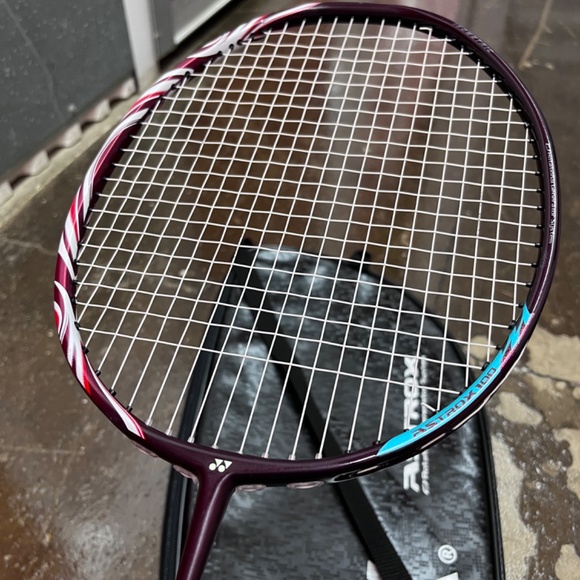 Yonex BadmintonRacquet Astrox 100zz 27Lb Tension Exbolt 63 String Dark Red 4UG5 - Picture 11 of 13